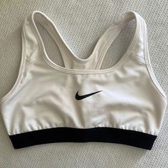 Nwot Nike Sports Bra Sporty White Bra Friendly Tops, White Fitted Sports Bra For Sports Events, Fitted White Sports Bra For Sports Events, Casual White Athletic Fit Sports Bra, White Fitted Sports Bra, Fitted White Sports Bra, White Nike Activewear For Light Sports, Nike White Activewear For Light Sports, White Nike Bra