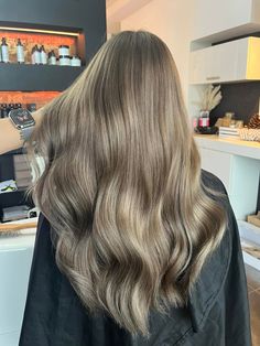 Natural Balayage, Brown Balayage, Color Melting, Colored Highlights, Super Natural, Medium Length Hair Cuts