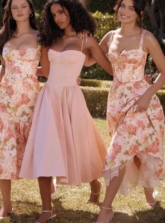 Floral Fit, Mid Length Dresses, Floral Sleeveless, Sleeveless Maxi Dress, 50's Dress, Prom Gown, Design Floral, Floral Printed, Outfits For Teens