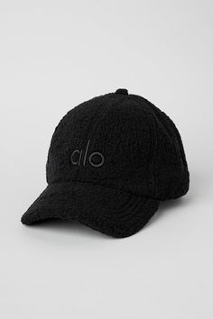 New sherpa obsession! Top off your cozy season looks with the Micro Sherpa Off Duty Cap – Alo’s limited edition take on the classic dad hat. This street must-have features a 3D embroidered logo, ultra-comfy fit and feel and a Velcro back strap that makes this fit for everybody. Alo Hat, Sweatpants And Sweater, Gray Accessories, Cozy Season, Ballet Pink, Fabric Sale, Back Women, Kendall + Kylie, Alo Yoga