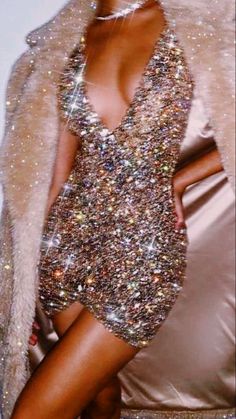 Goddess Party, Sequin Dress Outfit, Rich Girl Aesthetic, Glam Outfit, Disco Dress, Concept Clothing, House Clothes, Looks Party, Dress Aesthetic