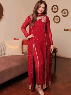 Yumna Zaidi, Evening Gowns With Sleeves, Pakistani Fashion Party Wear, Pakistani Fancy Dresses, Beautiful Pakistani Dresses, Basic Wear, Designer Dresses Casual, Boutique Dress Designs, Stylish Dress Book