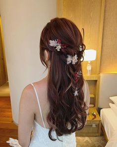 Wear the trendiest Asian wedding hairstyles for your big day. Find your choice of buns, braids, weaves, and curls in this post. #women #hairstyle #asian Half Up Half Down Chinese Hairstyle, Sangjit Hairstyles For Long Hair, Formal Asian Hairstyles, Asian Hair Braid Hairstyles, Prom Hairstyles Korean, Prom Hairstyles Asian Hair, Hairstyle Bridesmaid Long Hair, Wedding Asian Hairstyles, Korean Hairstyle Wedding Bridal Hair