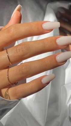 Chic Nail Designs, 2022 Nails, Simple Fall Nails, Beauty Hacks Nails, Classy Nail, Classy Nail Designs, Beige Nails, White Acrylic Nails, Casual Nails