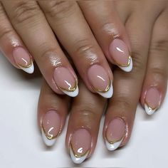 White And Gold Tips Nails, Simple Nail Design French Tip, Simple French Tip Design Nails, White Tips With Gold Line, Short Almond Nails Designs French Tip, French Tip With Gold Accent Nail, White Nail Gold Tip, Gold Gel X Nail Designs, French Nail Designs With Gold