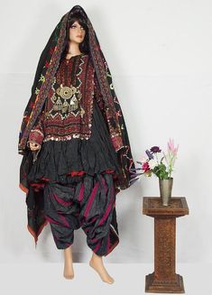 antique complet original rare Afghan dress with headscarf and trousers . Old Pakistani /Afghanistan border Kohistan /nuristan Tribal Womans Dress. Type: For Ceremony and Ritual Object Name: complet Wedding Dress Local Name: jumlo Place Made: Asia: South Asia, Pakistan/Afghanistan border Period: Swat Woman, Hijabi Mode, Afghan Dress, Embroidered Wedding Dress, Afghan Fashion, Afghan Clothes, Vintage Bohemian Style, Hijabi Fashion Casual, Womens Wedding Dresses