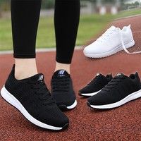 Women Sports Shoes, Light Running Shoes, Sport Shoes Fashion, Equestrian Boots, Harness Boots, Casual Running Shoes, Women Sports, Snowboard Boots, Trainer Sneakers