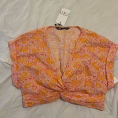 Never Worn, Zara Orange And Pink Crop Top Front Knot Shirt, Knot Shirt, Floral Print Crop Top, Plaid Crop Top, Black Cropped Tank, Corset Style Tops, Zara Crop Top, Small Crop Tops, Ribbed Knit Top