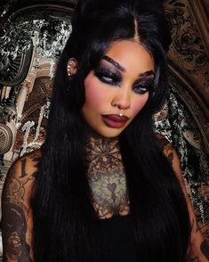 Vamp Glam Makeup, Vampire Aesthetic Black Woman, Vampire Makeup Black Women, Marley Bloodrose, Glam Vampire Makeup, Elegant Goth Makeup, Alt Goth Makeup, Glam Goth Makeup, Vampire Goth Makeup