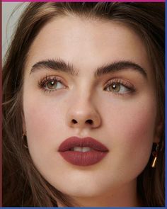 Light Brown Lipstick Makeup, Matte Finish Makeup Look, Simple Eye Makeup Looks Natural, Brown Lip Stain, Very Light Makeup Natural, Soft Makeup Look For Wedding, Soft Cute Makeup, Maquillaje Super Natural, Soft Makeup Look Natural