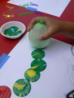 Great artistic idea Oppgaver For Barn, Diy Paintings, Balloon Painting, Painting Activities, The Very Hungry Caterpillar, Childrens Crafts, Preschool Art, Elementary Art