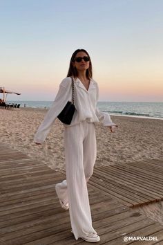 T Shape Body Outfit, Classy Florida Outfits, Beach Work Trip Outfits, Bachelorette Outfits Casual, Classy Summer Beach Outfits, Coastal Classy Outfits, Coastal Italy Outfits, Rich Vacation Outfits, Formal Summer Outfits For Women