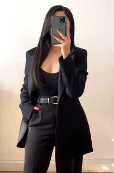 40  Stylish Interview Outfit Ideas For Nailing Your Next Job! - prettygirlythings.com Classy Business Outfits, Mode Zara, Stylish Work Attire, Business Casual Outfits For Work, Foto Poses, Elegante Casual, Classy Work Outfits, Stylish Work Outfits