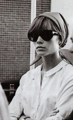 Flapper Aesthetic Outfit, Outfit Designer, Jeans Trend, Francoise Hardy, Jeanne Damas, French Girl Style, Jane Birkin, Mick Jagger, French Women