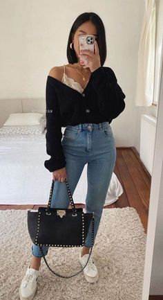 First Date Outfit Casual, Casual Night Out Outfit, Casual Date Night Outfit, Winter Date Night Outfits, First Date Outfits, Date Outfit Casual, Classy Casual Outfits, Night Out Outfit