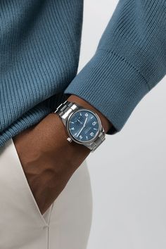 Discover the perfect wrist watch to elevate your style! ⌚✨ Click the link to explore our curated collection of men's watches that combine sophistication and functionality. Whether you’re looking for a classic timepiece or a modern sporty design, we have something for every taste. Don’t wait—find your ideal wrist watch today! 😃🤣😌 Men’s Watch, Timex Waterbury, Watch Photography, Watch Trends, Mens Sport Watches, Trendy Sweaters, Watch For Men, Casual Watches, Black Case