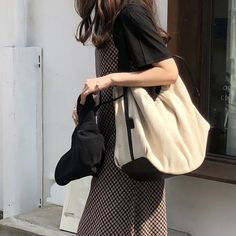 Product Show： Linen Handbags, Genuine Leather Sandals, Leather Gladiator Sandals, Womens Handbags, Niche Design, Leather Shoes Woman, Casual Tote, Types Of Bag, Color Contrast