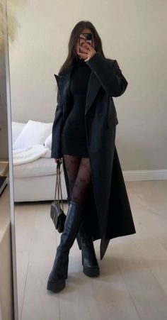 40s Mode, Chique Outfits, Stil Elegant, Looks Black, Coat Outfits, Mode Inspo, Date Outfits, 가을 패션, Looks Style