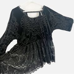 Nwt Free People Velvety Black Blouse 1/2 Length Sleeves Short Sleeves Flowy Lace Solid Black Fall Winter F858u232 Women’s Size Extra Small Xs Runs Big New With Tags Appx Meas: A2a 26” Length 31” Sleeves 12” Short Sleeve Lace Top For Night Out, Fall Blouse With Lace Trim And Short Sleeves, Short Sleeve Lace Top Blouse For Fall, Evening Fall Blouse With Short Sleeves, Short Sleeve Blouse For Evening In Fall, Short Sleeve Evening Blouse For Fall, Evening Blouse With Short Sleeves For Fall, Black Lace Top Blouse With Short Sleeves, Whimsigoth Fashion