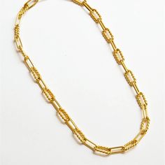 Perfectly sized 18 karat gold vermeil oblong links alternate between a textured and smooth finish to create a dazzling piece to add to your jewelry collection. Whether worn as a lariat or a regular chain, the versatile sizing provides an array of styling options. The seamless clasp design allows you to customize your look with a chain length up to 19". Perfect for layering or stacking with other charms or chains. Dressed up or down, this stunning and high-polished vermeil necklace frames your fa Saddle Shop, Spring Jewelry, Pearl Collection, Gear Bag, Vintage Glam, Jewelry Tools, Scarf Jewelry, Wallet Bag, Leather Necklace