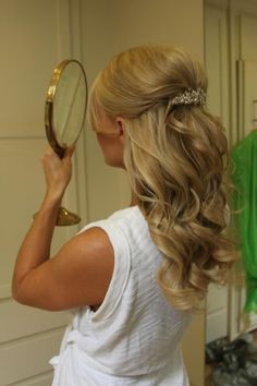 Hairstyles for Medium Length Hair Bridal Hair Half Up Half Down, Bridal Hair Half Up, Summer Wedding Hairstyles, Wedding Hair Half, Bridesmaid Hair Medium Length, Best Wedding Hairstyles, Half Up Hair