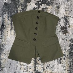 Forever 21 / F21 / Forever21 Contemporary Army Green Button Front Tube Top Super Slimming! Size: Medium Make Me An Offer Bundle Discounts Available! Fitted Tops With Side Buttons For Spring, Fitted Khaki Tops With Buttons, Forever 21 Fitted Tops With Button Closure, Fitted Forever 21 Tops With Button Closure, Forever 21 Tops With Buttons For Day Out, Trendy Forever 21 Tops With Buttons, Forever 21 Button-up Tops With Buttons, Chic Khaki Tops With Buttons, Forever 21 Buttoned Tops For Fall