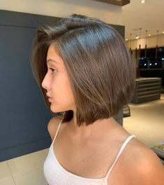 Bob Hairstyles For Thick, Medium Bob Hairstyles, Chin Length Hair, Bob Haircut With Bangs, Short Bob Haircuts, Short Bob Hairstyles, Hairstyles Haircuts