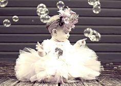 Princess Carriage Photoshoot, Diy Backdrops, 1st Birthday Pictures, First Birthday Pictures