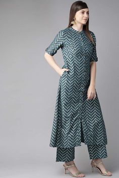 Woman outfit| Printed Kurti Designs Style, A Line Kurti Designs, Churidar Leggings, Long Kurta Designs, Printed Kurti Designs, Nice Family, Stylish Kurtis Design, Kurta Patterns, Kurta For Women