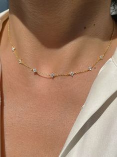 Dainty Gold Necklace with Blossom Accesnts / girls crew Prom Necklace Gold, Hand Jewelry Rings, Jewelry Wishlist, Prom Necklaces, Prom 2023, Expensive Jewelry Luxury