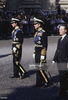 Royal Navy Uniform, Lord Mountbatten, Louis Mountbatten, British Army Uniform, Navy Uniform, David Hicks, British Royal Navy, Military Aesthetic, Navy Uniforms