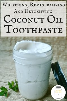 This easy recipe for organic peppermint and coconut oil toothpaste tastes great, is good for kids, and promotes tooth and gum health. #toothpaste #peppermint #organic #coconutoil #teeth #detox Homemade Toothpaste Recipe, Coconut Oil Toothpaste, Diy Toothpaste, Toothpaste Recipe, Best Coconut Oil, Homemade Toothpaste, Diy Coconut Oil, Pasta Dental, Natural Toothpaste