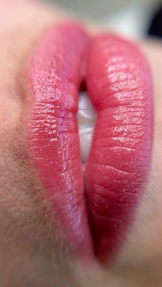 #labios #lips #micropigmentacao #estetica Bb Lips, Pmu Lips, Lip Beauty, Instagram Feed Ideas Posts, Full Lips, Hot Lips, Instagram Feed Ideas, Beautiful Lips, Lipstick Makeup