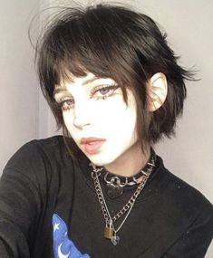 Short Grunge Hair, Shaggy Short Hair, Goth Hair, Hair Inspiration Short, Punk Hair, Alternative Hair, Short Hair With Bangs, Short Hair Haircuts, Cut My Hair