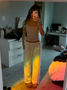 Cool Sweatpants, Sweatpants Outfit Ideas, Sweatpants Outfits, Cozy Sweatpants, Baggy Sweatpants, Sweatpants Outfit, Casual Preppy Outfits