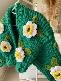 Темно-зеленая куртка с цветком лотоса коренастый кардиган - Etsy Украина Handmade Acrylic Cardigan For Spring, Green Chunky Knit Outerwear For Spring, Spring Hand Knitted Acrylic Cardigan, One Size Hand Knitted Outerwear For Spring, Handmade Green Cardigan For Spring, Hand Knitted Acrylic Outerwear For Spring, Handmade Green Spring Cardigan, Trendy Handmade Spring Outerwear, Handmade One Size Outerwear For Spring