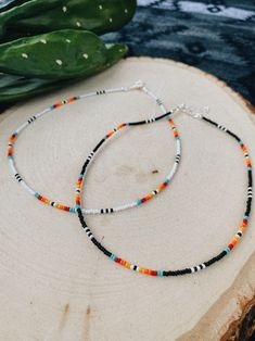 Seed Bead Choker Necklace, Beaded Western Jewelry, Western Beaded Necklace, Design Seed, Simple Beaded Necklaces, White Choker, Seed Bead Choker, Beaded Necklace Patterns