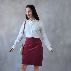 Burgundy suede mini skirt, red suede above the knee high waisted skirt, burgundy leather skirt, vintage 80s skirt, red suede skirt, mulberry short skirt.  Bold and sophisticated mini suede skirt, with a simple cut, but the color is everything! This high-quality skirt elevates any outfit. ⊁ Solid color skirt, deep burgundy to mulberry tone. ⊁ High-waisted skirt with a waistband and darts for a perfect fit. ⊁ The silhouette is pencil-shaped, semi-fitted, drawing the figure without being too tight. Chic Burgundy Skirt For Work, Fitted Burgundy Skirt For Work, Burgundy Mini Skirt For Fall, Red Knee-length Mini Skirt For Work, Chic Burgundy Mini Skirt, Chic Red Knee-length Mini Skirt, Fitted Burgundy Lined Mini Skirt, Summer Party Skirt, Fitted Lined Burgundy Mini Skirt