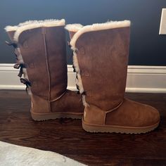 Worn Once, Maybe Twice!! Excellent Condition Selling Due To The Face I Just Don’t Wear Them. Tall Ugg Boots With Bows, Bailey Bow, Just Don, Womens Uggs, Winter Rain, Ugg Shoes, Rain Boots, The Face, Women Shoes