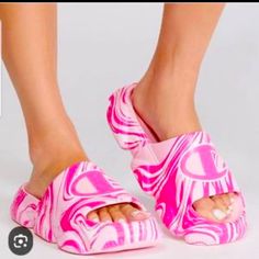 Brand New Size 9 Trendy Low-top Sandals For Spring, Summer Beach Low-top Slides, Pink Low-top Synthetic Sandals, Pink Low-top Sandals For Spring, Pink Spring Sandals, Imvu Outfits, Imvu Outfits Ideas Cute, Champion Shoes, Outfits Ideas