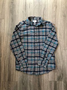 -Size Men's Small -Flannel shirt -Croft & Barrow brand Blue Flannel Shirt With Buttons For Winter, Blue Buttoned Flannel Shirt For Winter, Classic Blue Flannel Shirt For Fall, Collared Flannel Shirt With Buttons, Classic Blue Flannel Shirt For Winter, Blue Collared Flannel Shirt For Fall, Blue Flannel Shirt With Buttons, Winter Blue Buttoned Flannel Shirt, Casual Blue Flannel Shirt