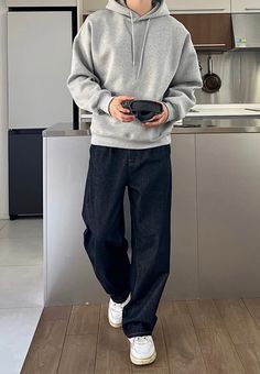 Aesthetic Guy Outfits Winter, Baggy Mens Clothes Aesthetic, Male Hoodie Outfit Aesthetic, Oversized Hoodie Outfit Men Aesthetic, Men’s Hoodie Outfit, Outfit Ideas Men Winter, Hoodie Guy Aesthetic, Aesthetic Winter Outfits Men, Winter Outfits Aesthetic Men