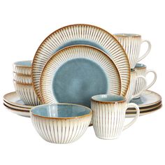 an image of a set of dinnerware