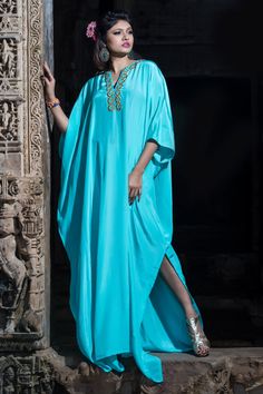 Beautiful beaded Kaftan. Ideal for Evening wear, Summer wear,Beach or Pool Party, Vacation, Date, Pre and Post Pregnancy, Daily Wear and other occasions. One size fits all Regular Dress Size :- 60 inches Width of the kaftan is 43 inches Material: silk Crepe Quality : Excellent (Best Quality On Our Stock) Shipping Via DHL Express and Fedex Caftan Tunic, Short Kaftan, Silk Kaftan, Kimono Sleeve, Kaftan Dress, Maxi Dresses Casual, Silk Crepe, Summer Wear, Evening Wear