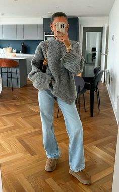 Slippers Outfit, Thanksgiving Outfits, Cozy Fall Outfits, Uggs Outfit, Neue Outfits