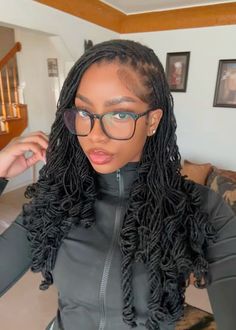 Pic : @justriaaa Flexi Rod Curls, Curls For The Girls, Dreadlock Style, Pretty Hair Color, Hair Crush, Soft Curls, Locs Hairstyles, Natural Curls