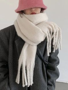 Keep yourself cozy and stylish with these winter accessories! This set includes a warm scarf, a Korean shawl, and a matching hat. Perfect for completing any winter outfit and staying warm during chilly weather. Winter Mode Outfits, Beige Scarf, Chunky Scarf, Winter Shawl, Chunky Scarves, Large Scarf, Black Scarf, Red Scarves, Warm Scarf