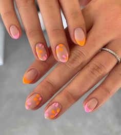 Spring Nail Trends: Cute & Simple Designs in Pink, Blue, Green for All Skin Tones Cute Summer Nail Designs, Simple Gel Nails, Minimal Nails, Cute Summer Nails, Cute Gel Nails, Short Nail Designs, Minimalist Nails, Dream Nails