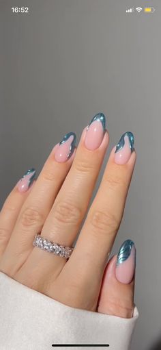 French Tip Wave Nails, Pearl And Blue Nails, Chrome Wave Nails, Blue Nails Ideas Design, Chrome Blue Nails Designs, Wavy Blue Nails, Blue Chrome French Nails, Avatar Inspired Nails, Wavy French Tip Nails