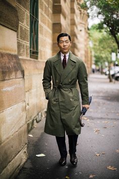 Classic Trench Coat Men, Men's Trench Coat Outfit, Suit With Trench Coat, P Coat Outfit, Trench Coat Men Outfit, Man In Trench Coat, Mens Trench Coat Outfit, Trench Coat Man